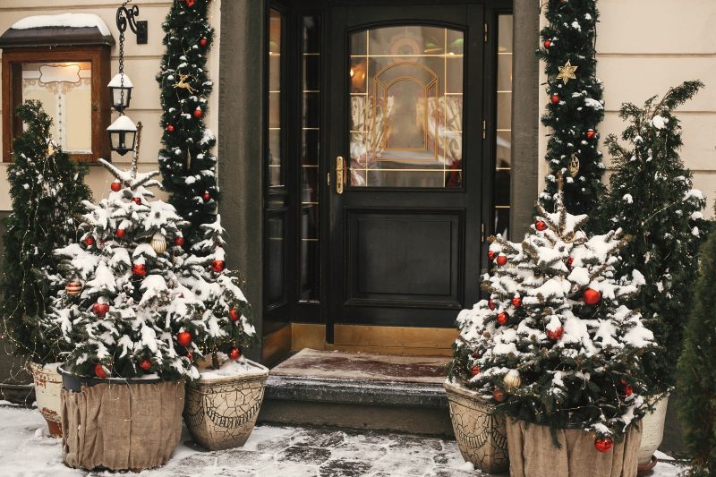 5 conseils pour bien décorer sa façade de maison pour Noël - Du